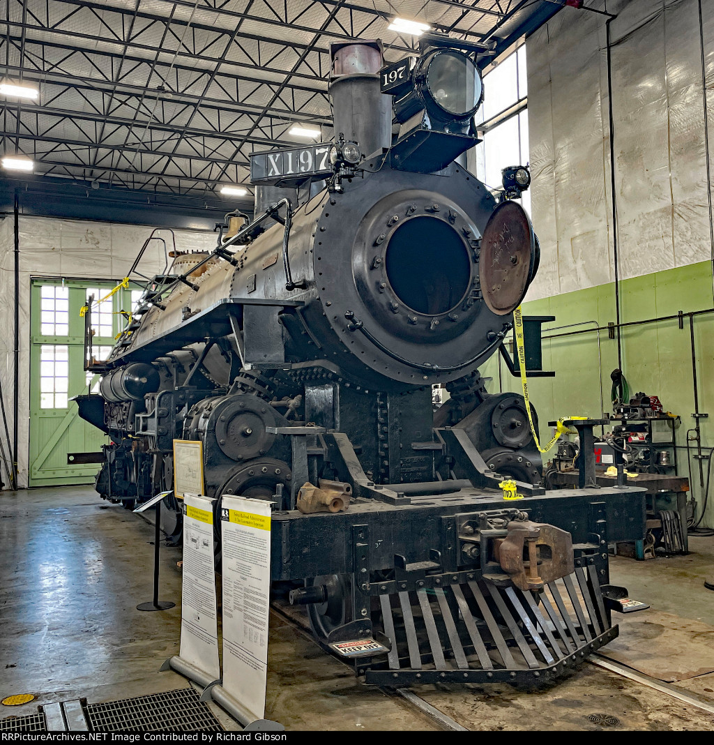 OR&N 197 Steam Locomotive (4-6-2)